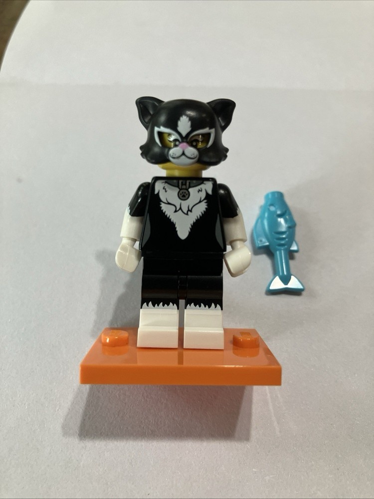 Lego Cat Costume Girl Collectible Minifigure Series 18 71021 Complete