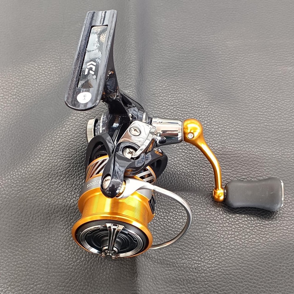 Daiwa Revros LT2000S Lightweight Spinning Reel for Surf Fishing