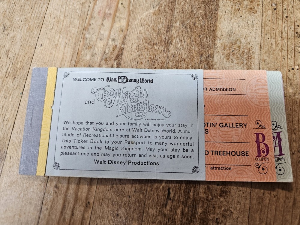 1971 Original Walt Disney World Junior Ticket Coupon Booklet Vintage 70s Disney-image