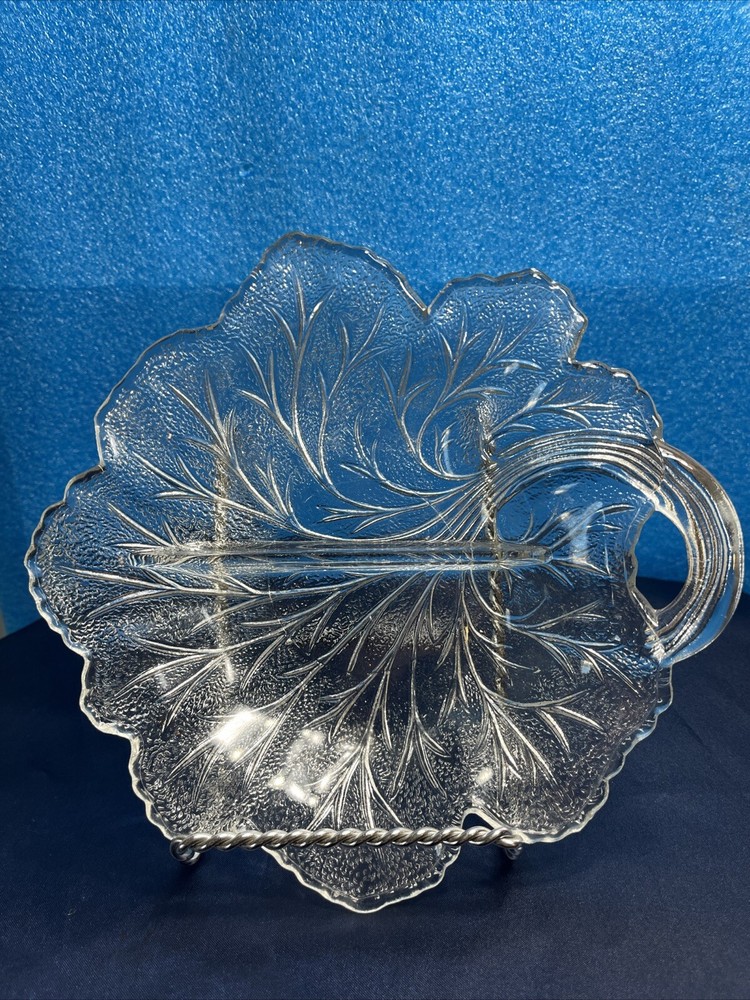 Vintage Indiana Pebble Leaf Pressed Glass Divided Candy or Relish Dish 8
