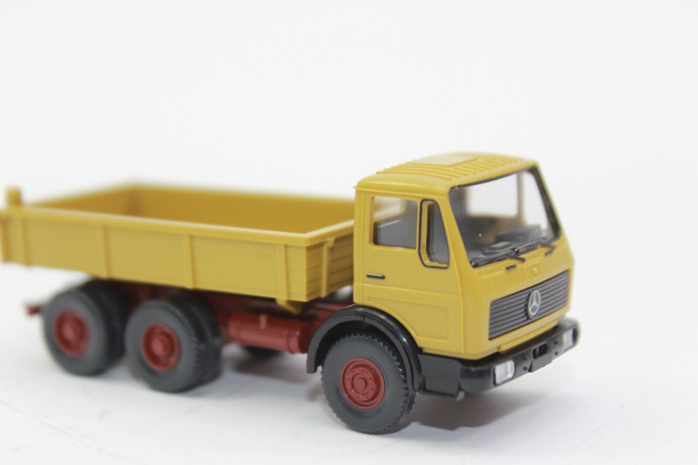 Wiking 042406 Flatbed Tipper Mercedes NG Curry Yellow Tipper 3-Axle 1:87 H0