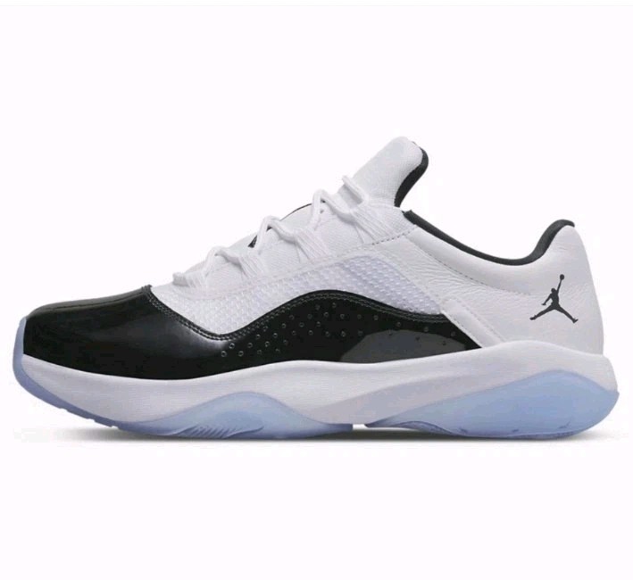 New w/out box Air Jordan 11 CMFT Low Men's Black & White Concord Size 9.5