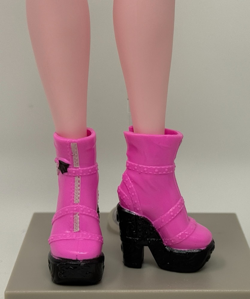 Monster High G3 Core Refresh Draculaura Fashion Doll Outfit Shoes Pink Boots