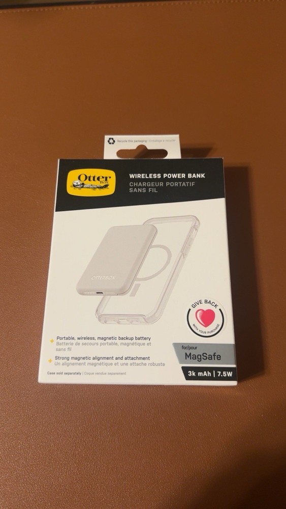 OtterBox 3k mAh MagSafe Wireless Power Bank in White