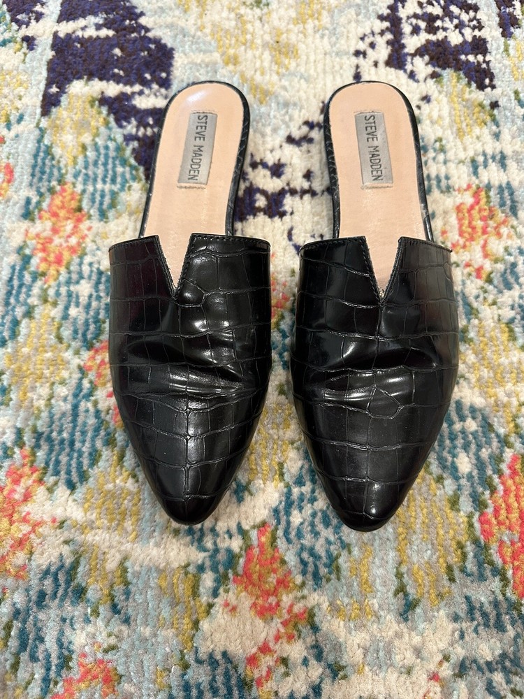 Steve Madden Faux Crocodile Embossed Slides Size 8