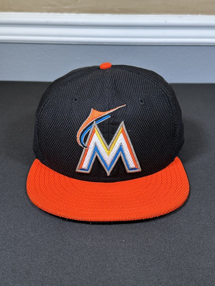 Miami Marlins New Era Fitted Hat Size 7 3/4 Black 59Fifty Authentic Collection