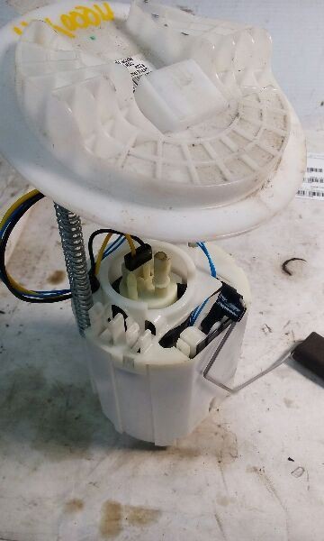 05-18 Chrysler 300 Left Driver Fuel Pump Assembly 5.7L Tank Mounted