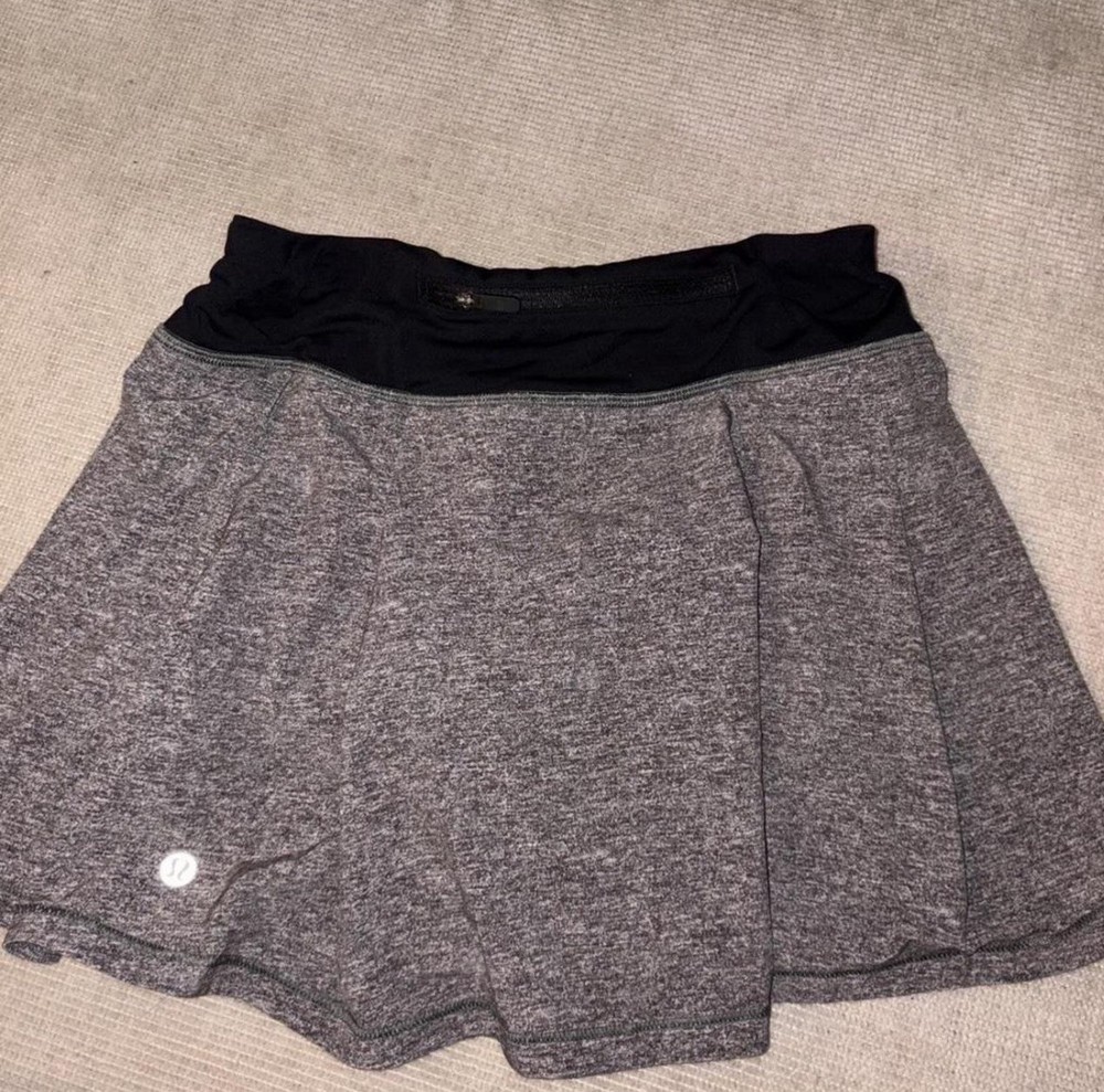 size 4 lululemon skirt!!