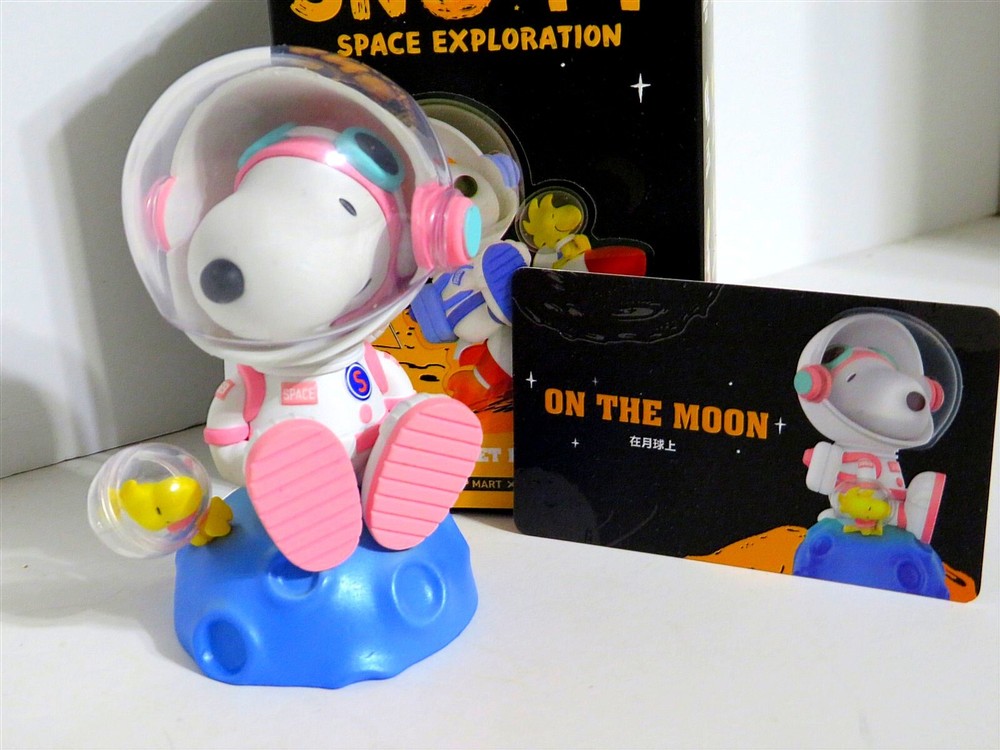 SNOOPY Charlie Brown Peanuts Space Exploration Series Pop Mart Figurine 2011