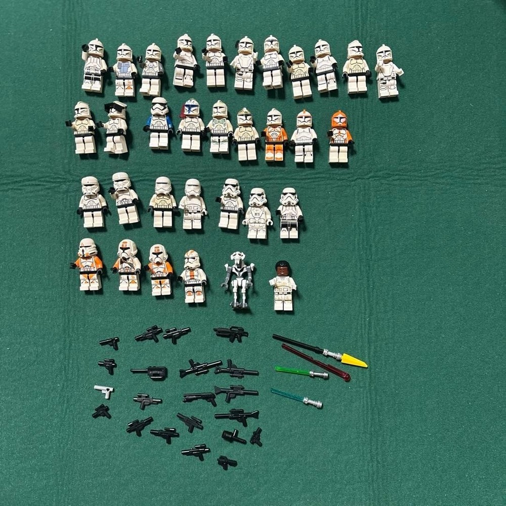 Lego Star Wars Minifigure Lot Of 33 Figures + Parts and Accessories Excellent