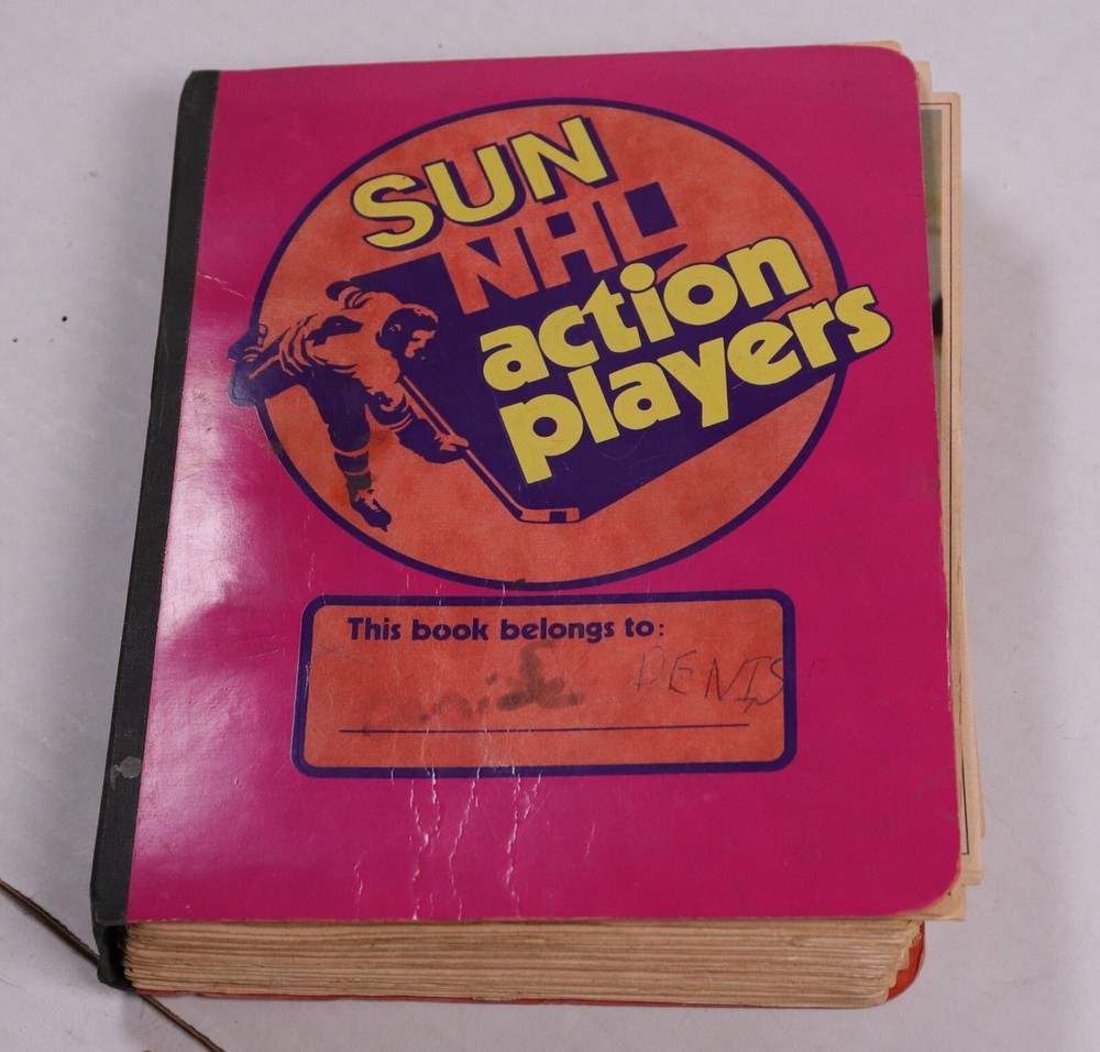 1971-72 Toronto Sun Hockey Photos Starter Set 250/294 & Album, Pre-Owned (T-#32)