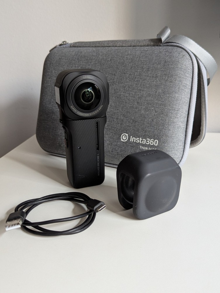 Insta360 ONE RS 1-inch - 6K 360° Camera with Accessories - 1