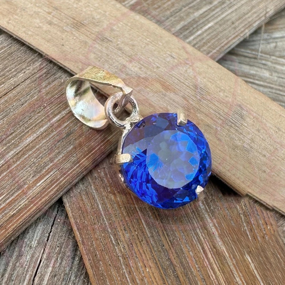 Natural Certified Round Cut Tanzanite 20.30 Ct Gemstone 925 Silver Pendant