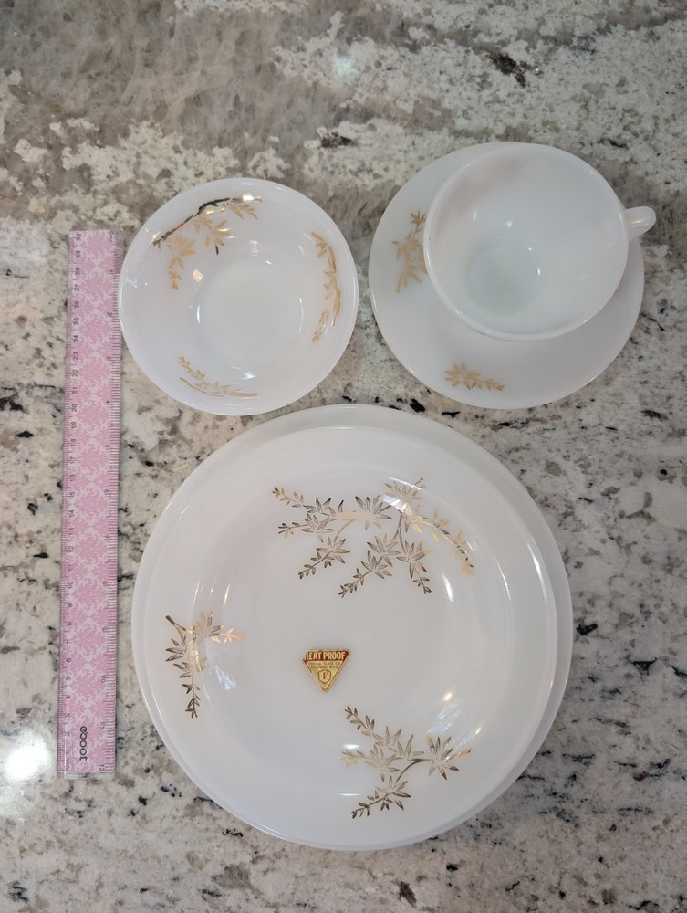 Federal Milk Glass Golden Glory 5pc Place Setting Mid Century Heat Resistant