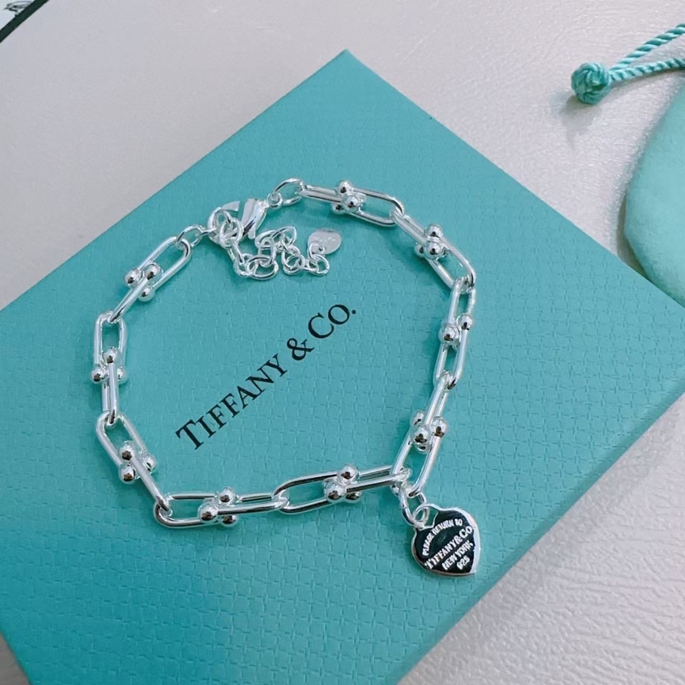 Tiffany & Co Adjustable Heart Pendant Bracelet in Sterling Silver