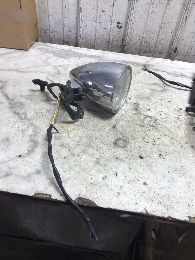 02 Honda VT750 VT 750 CDC Shadow Ace Headlight Head Light Lamp