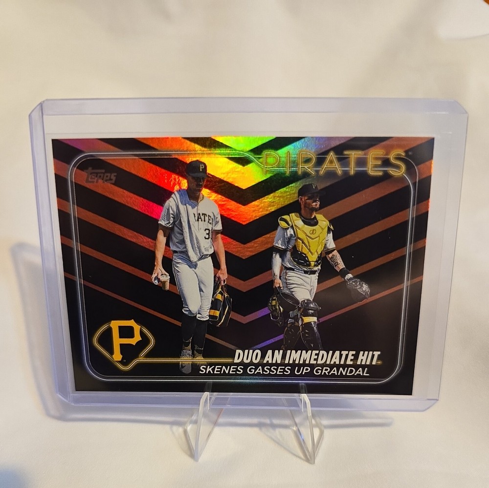 2024 Topps Update Paul Skenes & Grandal HOLIDAY SP Veteran Combo