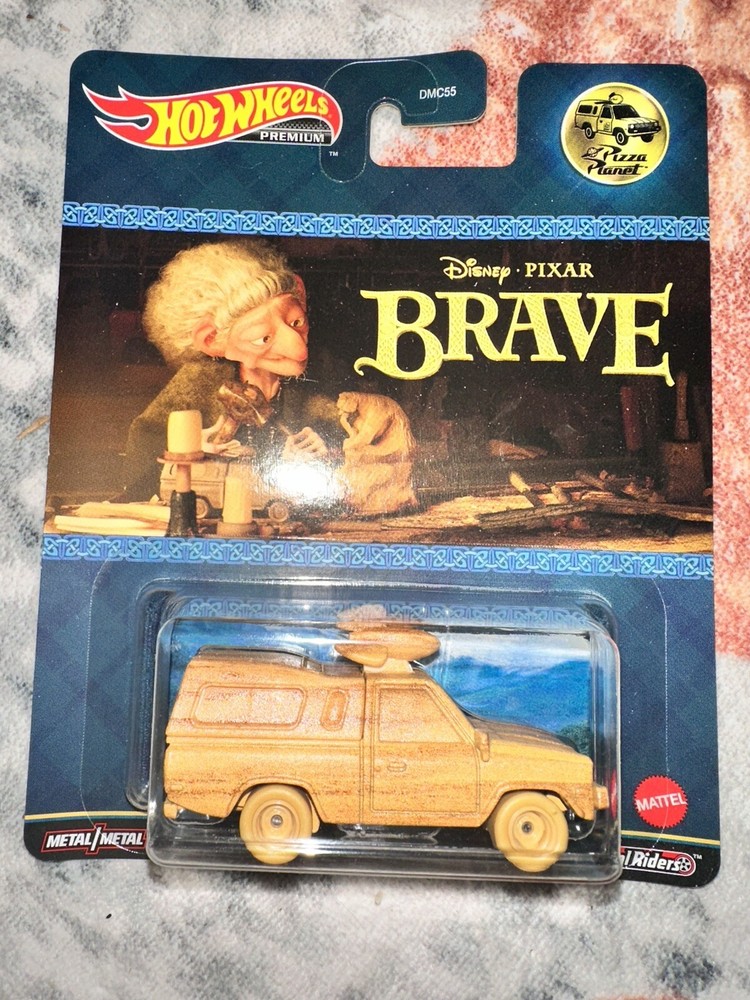 #6C Hot Wheels Premium  Pixar Brave Pizza Planet Truck