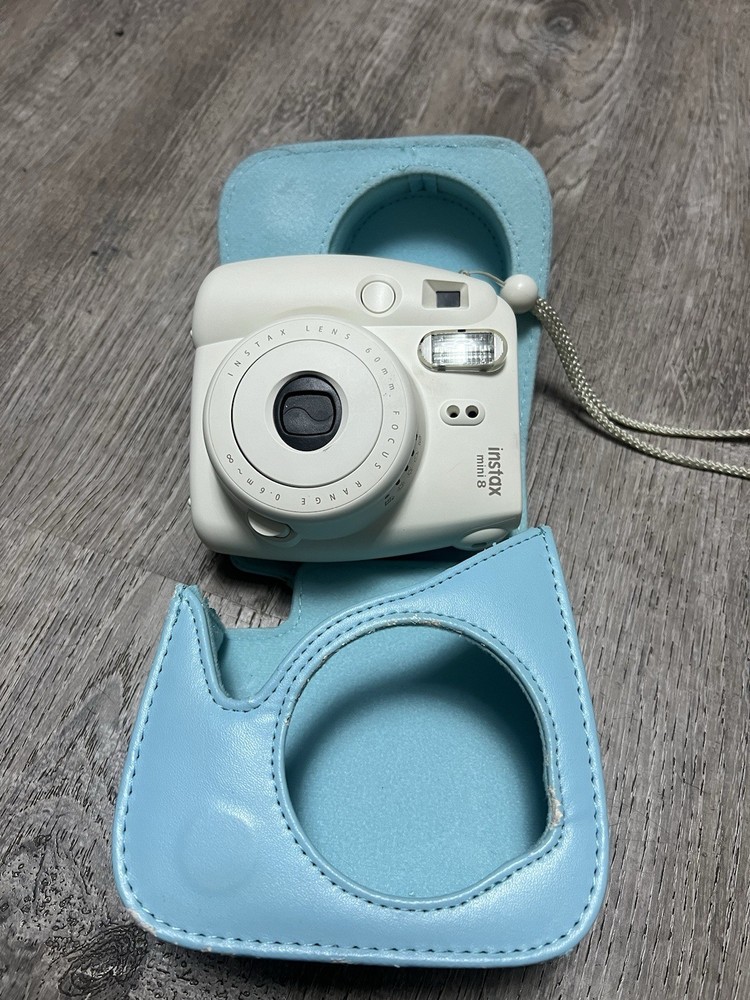 Fujifilm Instax Mini 8 Instant Camera in Ice Blue