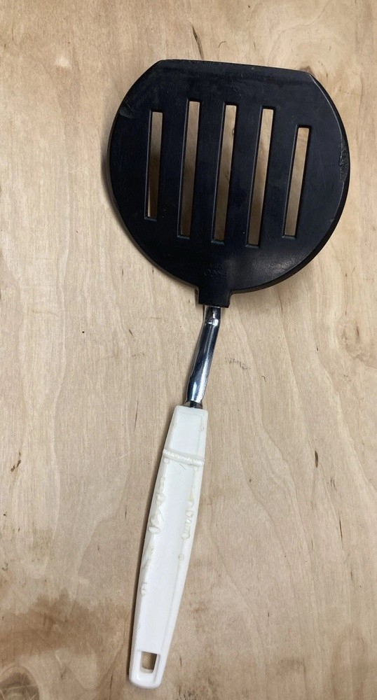Vintage Ekco Nylon Slotted Wide Spatula Pancake Flipper Turner Almond Handle