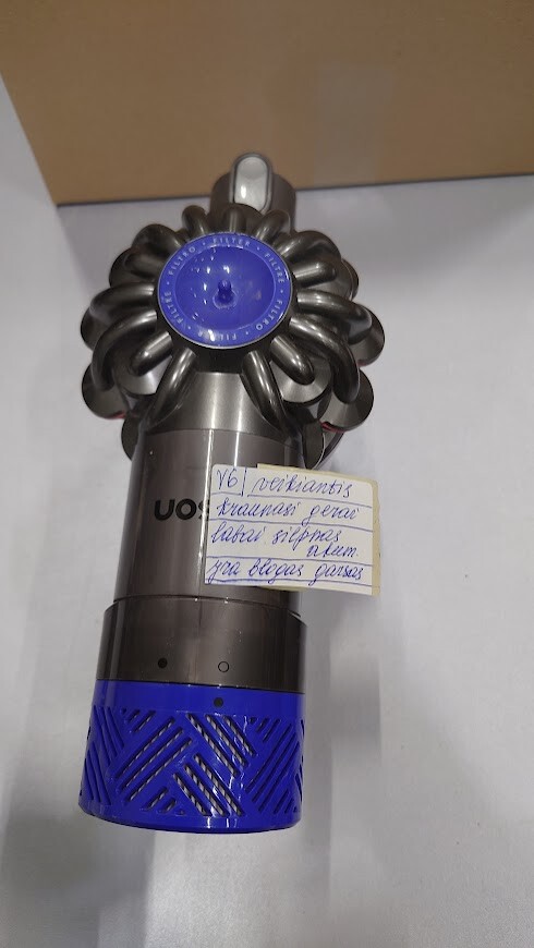 Dyson V6 Vacuum Used with Weak Battery and Wear Signs