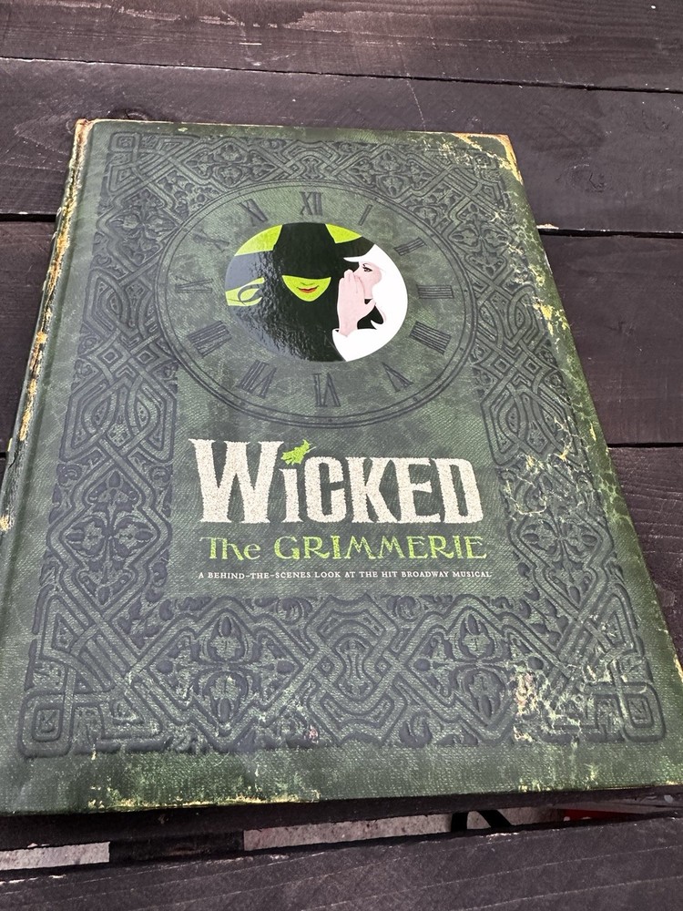 WICKED THE GRIMMERIE - 2005 - First Edition - Wicked Book READ