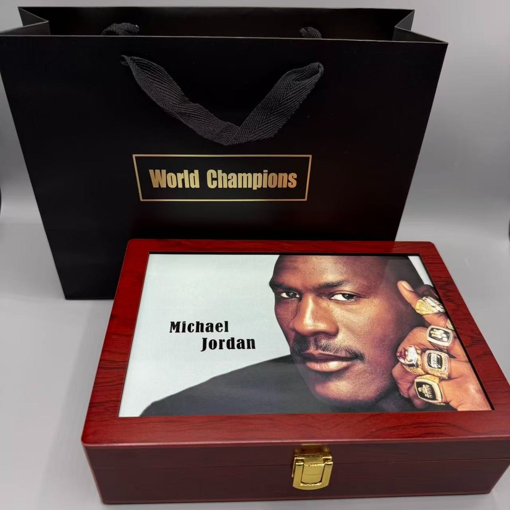 Chicago Bulls Michael Jordan Championship 6  Ring Set  With Case And Trophy