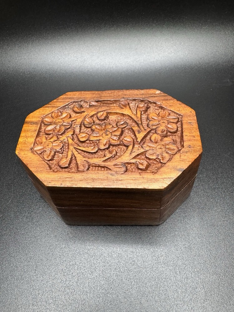 Vintage Small Wood Carved Flower Hinged Lid Trinket Box Ring Holder Jewelry Box