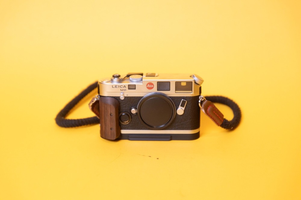 Leica M6 0.72 Rangefinder Film Camera Body Chrome Non TTL(Mint!!)