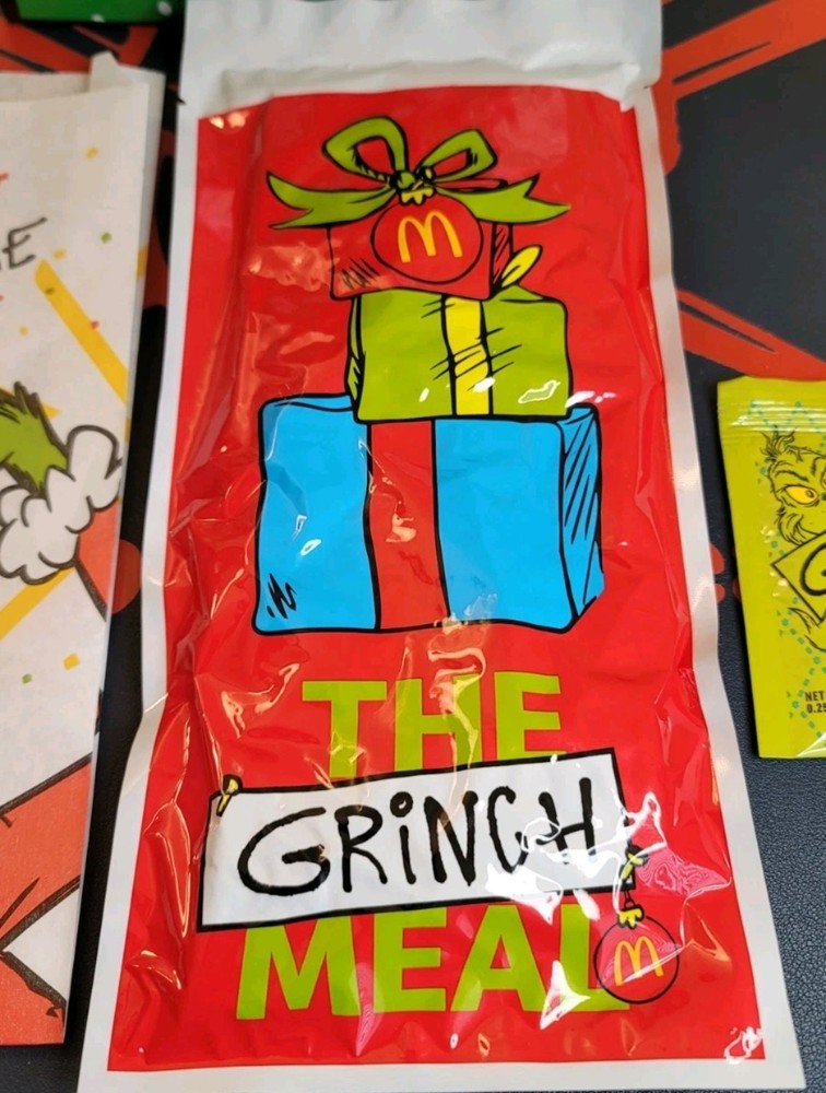 McDonalds Christmas Grinch Socks*** Sealed! *Bonus*