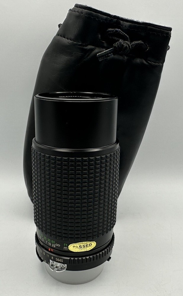 Auto Marco Zoom Lens No. 8200810 75-200mm Wolfpro with Carry Bag