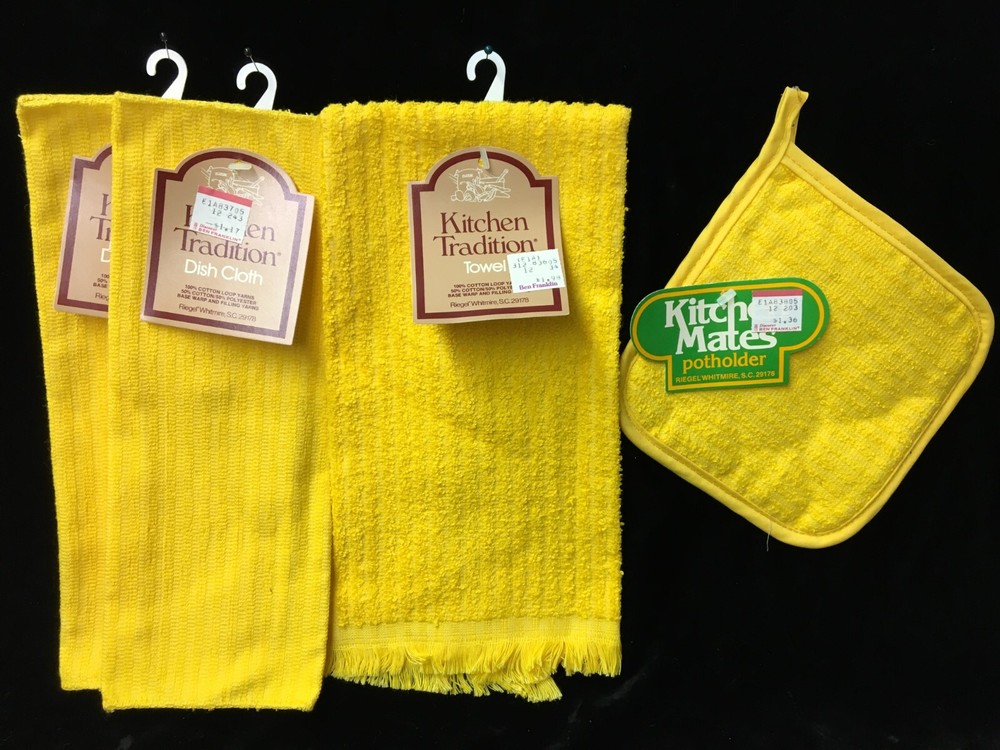 KITCHEN TRADITIONS 4 Piece Kitchen Set