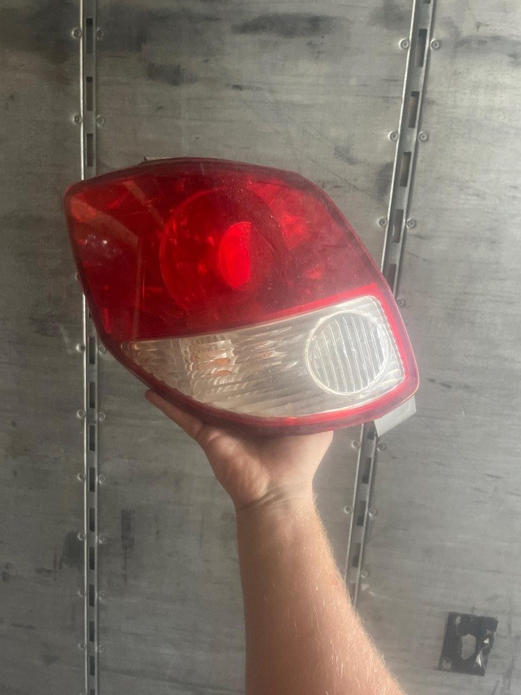 Tail Light Assembly TOYOTA MATRIX Left 03 04 05 06 07 08