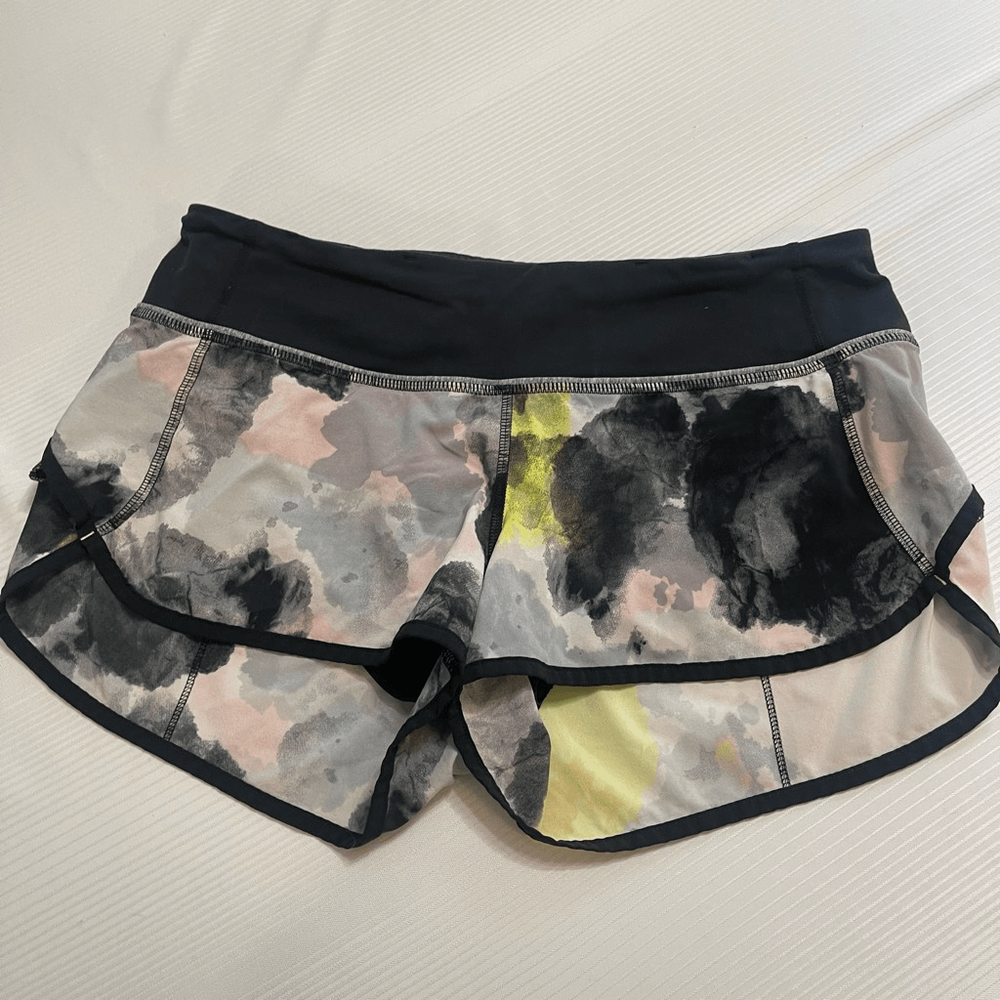 Lululemon Womens Speed Shorts 2.5 Inch Size 6 in Citron Pink Tinted Canvas Lined