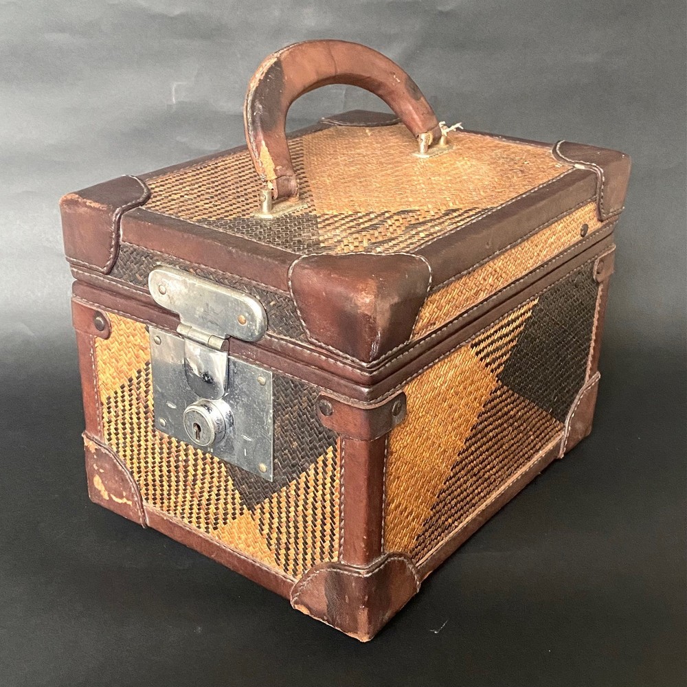 Vintage Javanese Woven Rattan & Leather Jewellery Storage Travel Box Indonesia