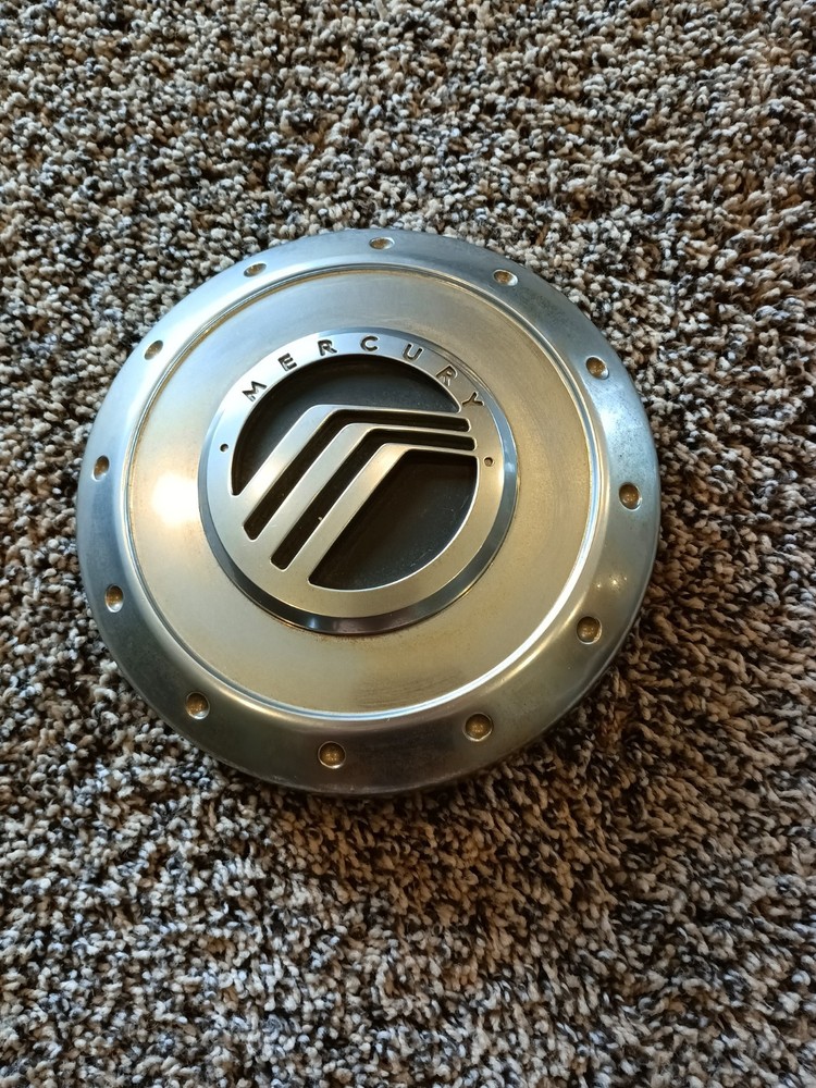 MERCURY MOUNTAINEER CENTER CAP COVER 1L24-1A096-DF Used in Good Condition