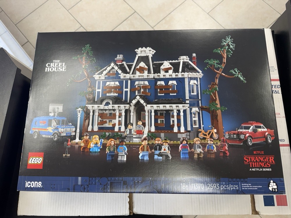 Lego 11370 Icons Stranger Things: The Creel House BRAND NEW IN HAND!