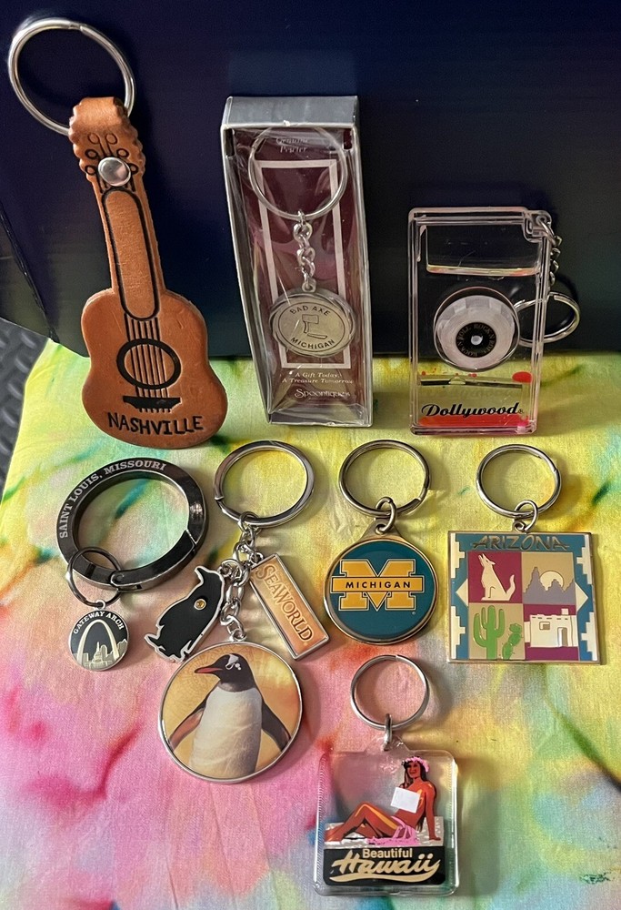 SeaWorld Dollywood Hawaii Arch Michigan Arizona Nashville Keychain Set