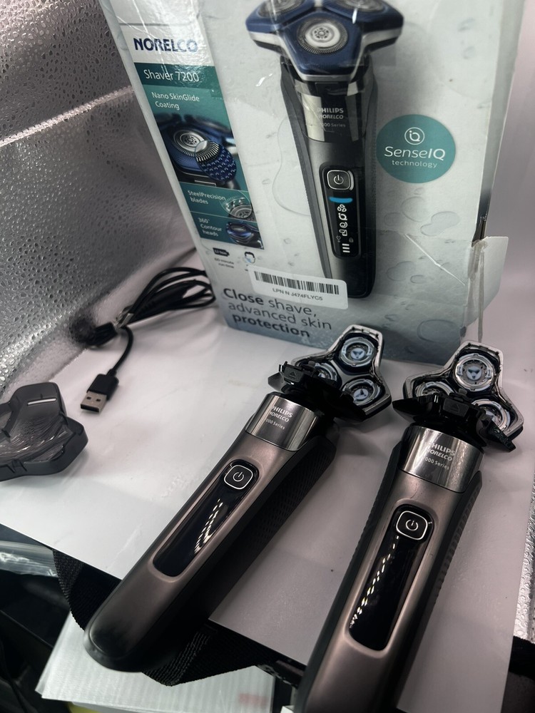 Philips Norelco Series 7200 Wet Dry Electric Rechargeable Shaver S7887/82