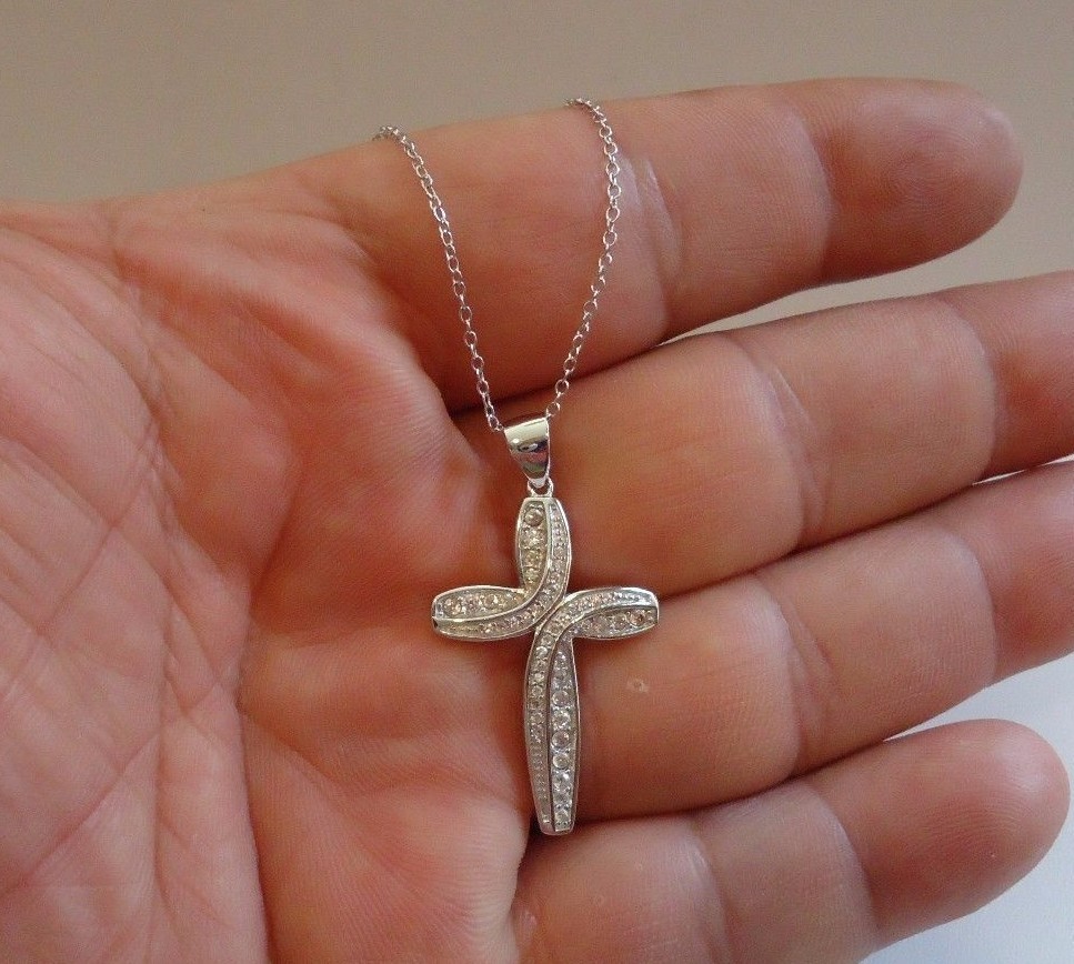 14K White Gold Plated In 1.20Ct Round Cut Simulated Diamond Lovely Cross Pendant