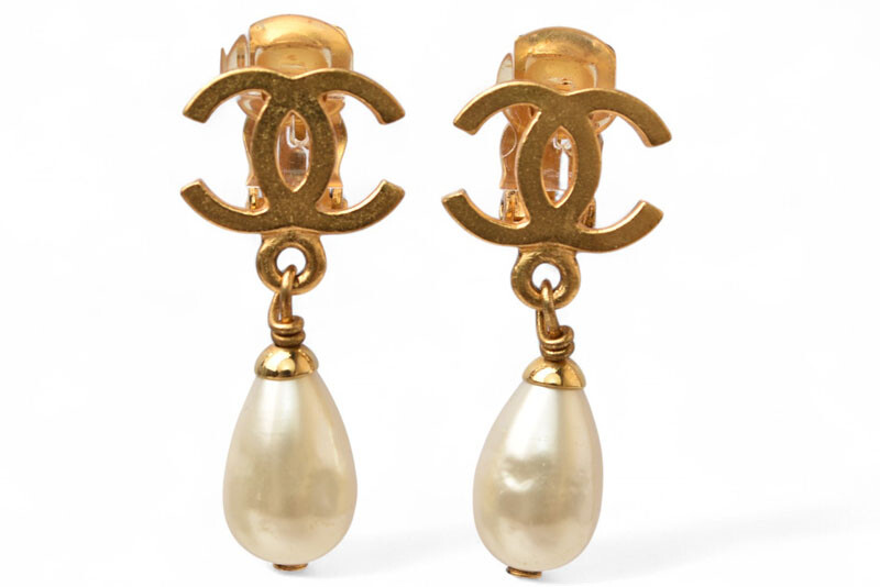 Chanel Vintage CC Pearl Gold Motif Earrings 1995