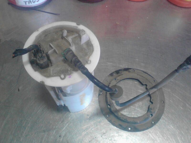 Fuel Pump Assembly 2.0L VIN G Fits 2010-2013 Mazda 3 1370371 Tank Mounted