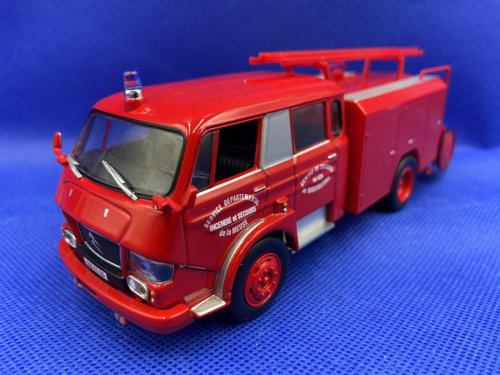 IXO Hachette Citroen 700 French Fire Truck Model Scale 1:43 / MIB