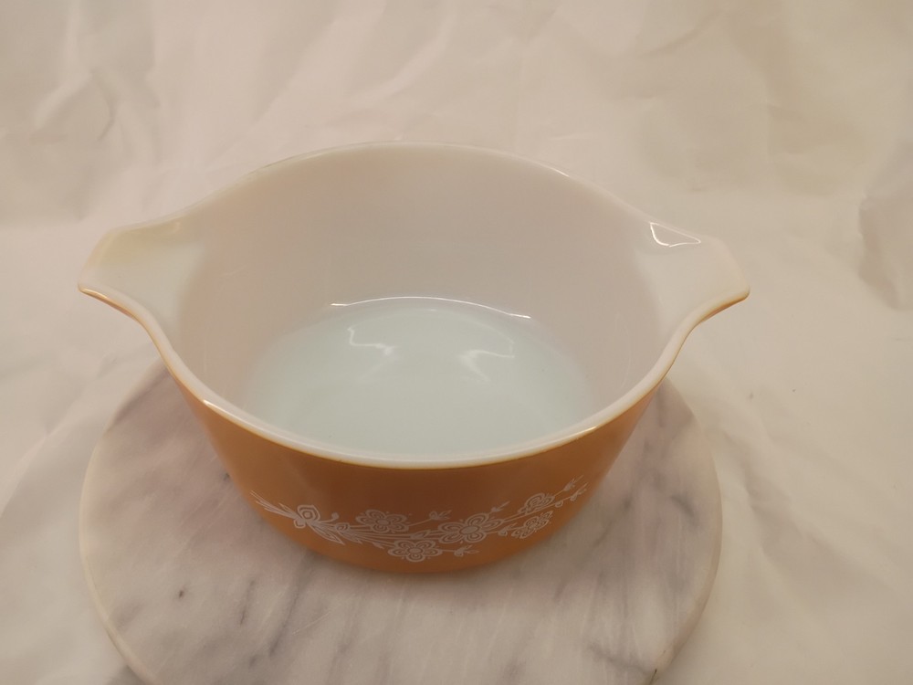 Vintage Pyrex 475-B Butterfly Gold Round Casserole Dish 2 1/2 qt No Lid