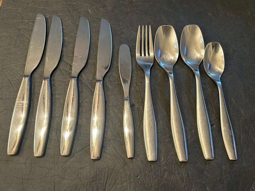 Set Of 9 Gourmet Settings GS Non Stop Pattern Stainless Steel Knives/Spoons/Fork