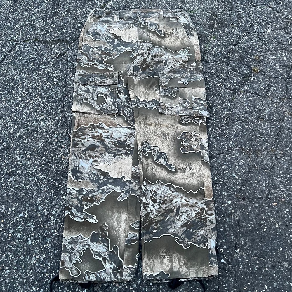 Vintage Y2K Realtree Camo Hunting Work Pants for Outdoor Enthusiasts