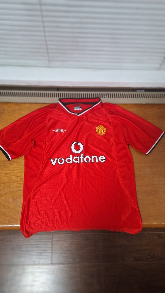 Manchester United 2000 Home Retro Jersey (replica)