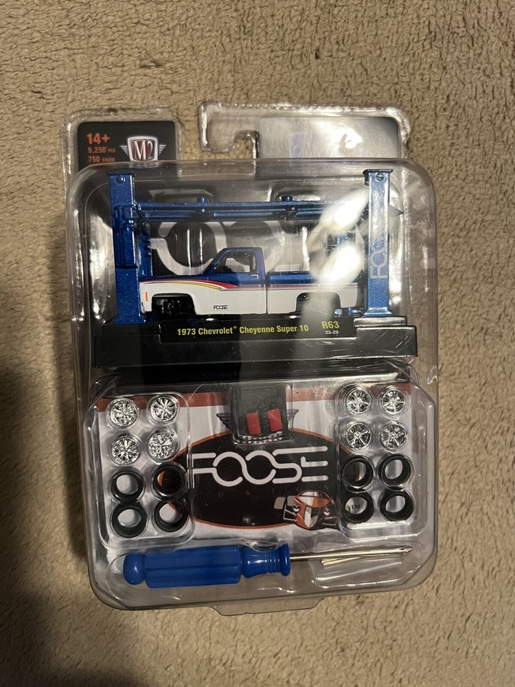 M2 MACHINES 1973 CHEVROLET CHEYENNE SUPER 10 FOOSE 1:64 MODEL KIT SQUAREBODY