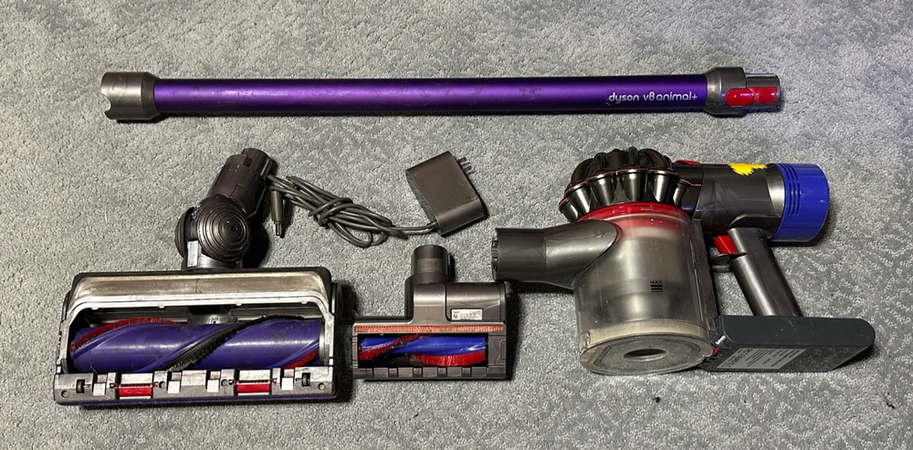 Dyson V8 Animal Cordless Stick Vacuum Cleaner - Purple. Tested NEW BATTERY