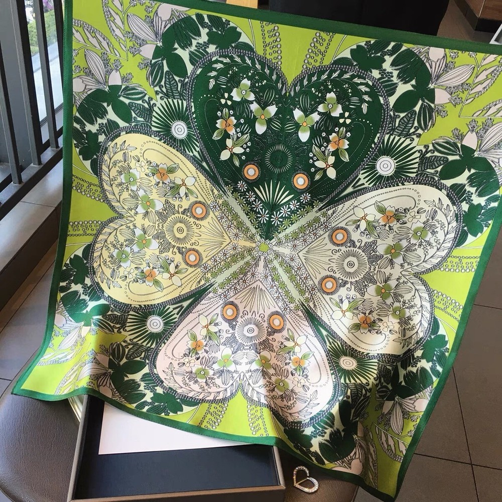 100% Silk Green Clover Scarf for Women 68x68cm Square Bandana Wrap